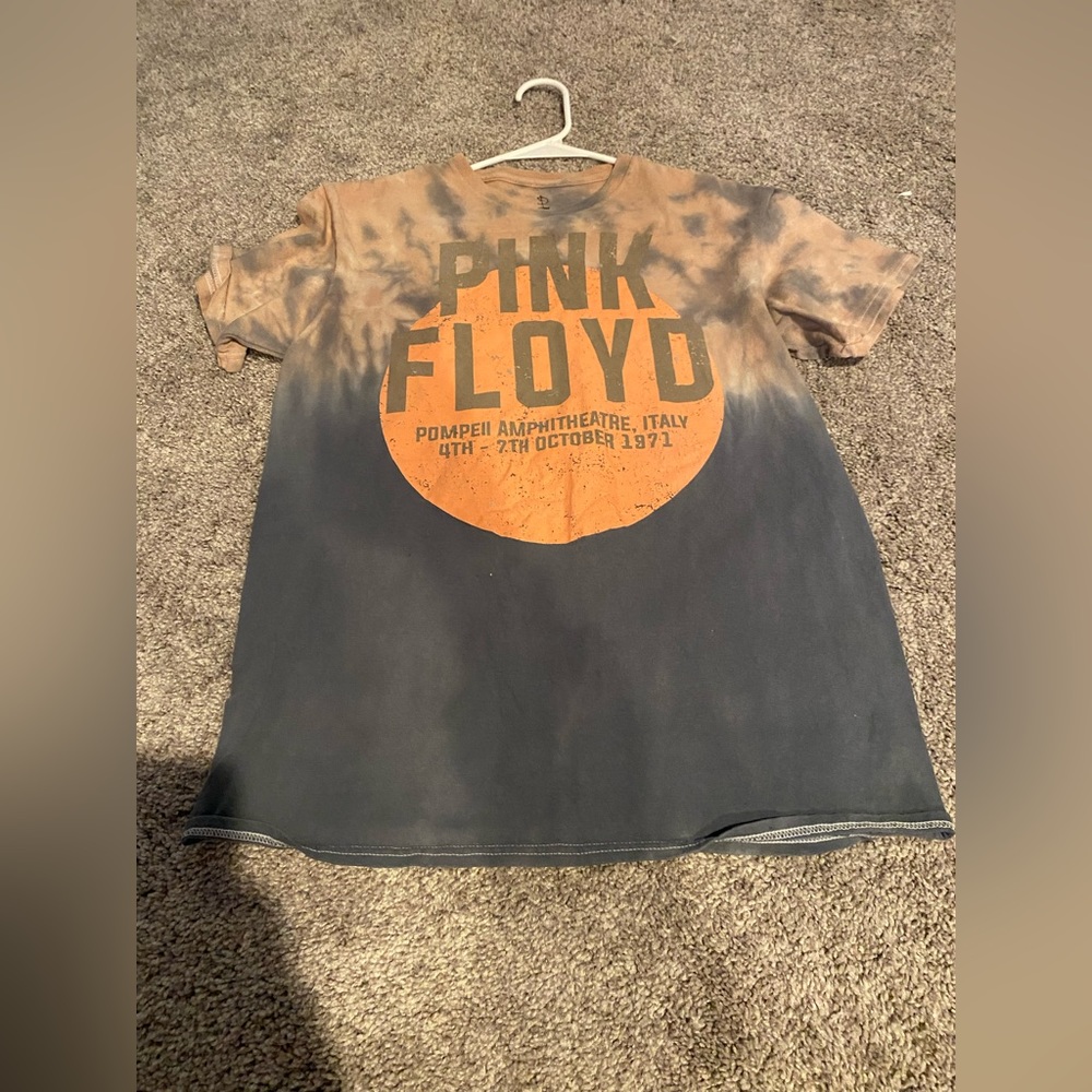 size medium pink floyd rue 21
